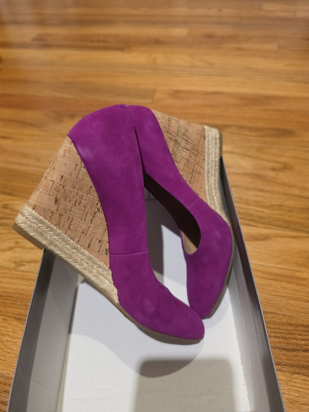 Franco Sarto Fuchsia Wedge Pumps Heel 3.5- Women - Picture 2 of 4
